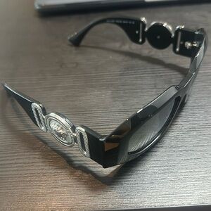 MAXI MEDUSA BIGGIE SUNGLASSES